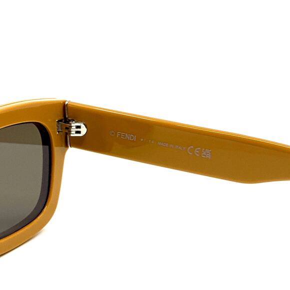 New, FENDI Sunglasses FE40119I 39E Authentic - Picture 9 of 11